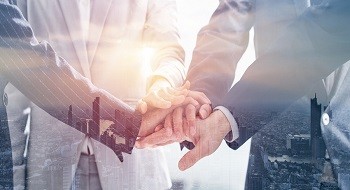 ku娱乐科技科技委常务副主任黄全义率队赴西安城市发展资源信息有限公司洽谈交流